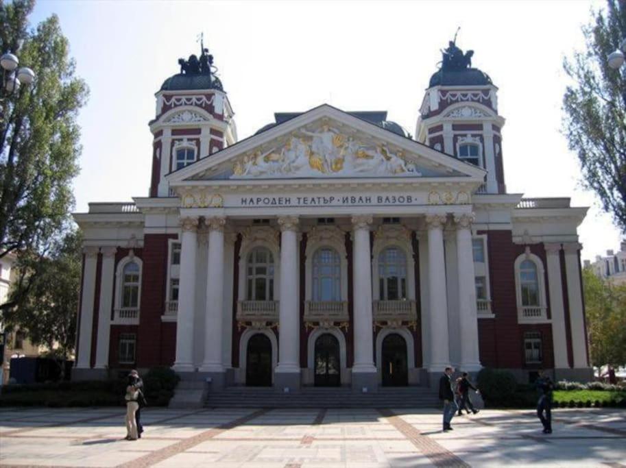 Center 1 *