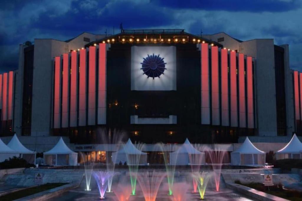 Center 1 *